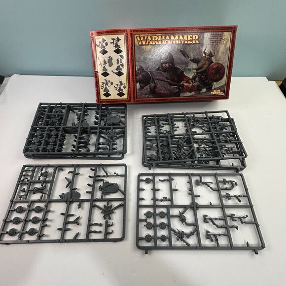 Warhammer Fantasy Dwarf Warriors HUGE Lot of 79 Plastic Games Workshop Assembled - Picture 3 of 5